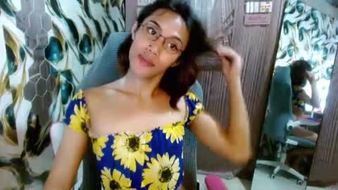 Snapshot of slutqueen_raz chatting on April 23, 7:30 am Raz online show from April 23, 7:30 am