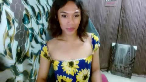 Snapshot of slutqueen_raz chatting on April 27, 4:05 pm Raz online show from April 27, 4:05 pm