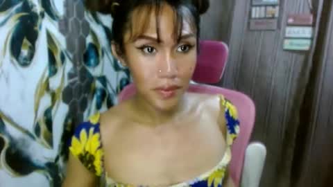 Snapshot of slutqueen_raz chatting on May 6, 9:09 pm Raz online show from May 6, 9:09 pm