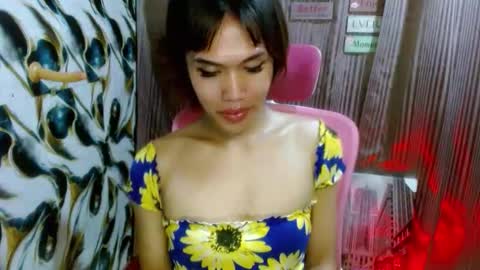 Snapshot of slutqueen_raz chatting on May 29, 9:13 pm Raz online show from May 29, 9:13 pm