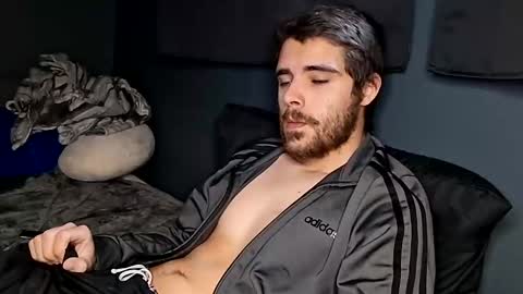 Snapshot of slutsandblunts chatting on March 3, 6:47 pm slutsandblunts online show from March 3, 6:47 pm