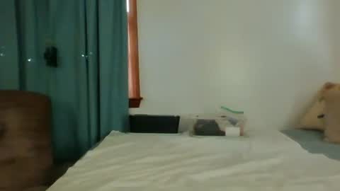 Snapshot of sluttamer72 chatting on September 16, 3:35 pm Jade and Thomas online show from September 16, 3:35 pm