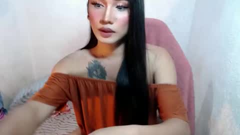  Lovie  online show from February 7, 5:16 pm