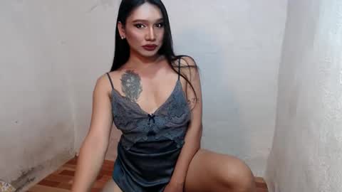  Lovie  online show from March 24, 3:39 pm