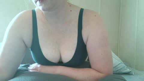 Slutty redhead3 online show from June 25, 4:11 pm
