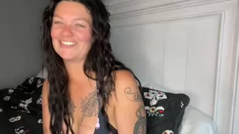 sluttycouple840 online show from July 29, 2:32 am