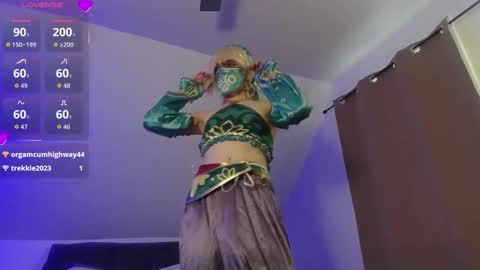 Natsu online show from October 31, 7:59 pm