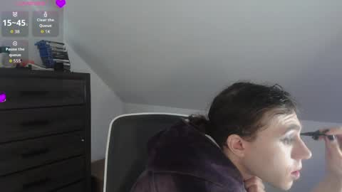 Natsu online show from April 7, 4:51 pm