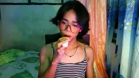 sluttypatotie online show from April 5, 1:30 pm