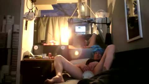 slutviki online show from April 1, 4:46 am