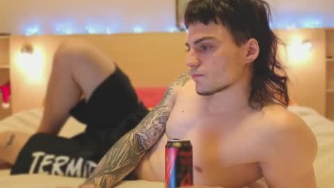 Snapshot of sly_gus chatting on January 13, 5:18 pm Gus online show from January 13, 5:18 pm