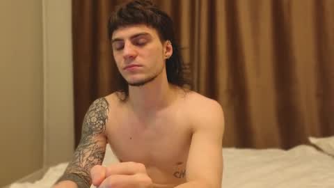 Snapshot of sly_gus chatting on February 3, 6:57 pm Gus online show from February 3, 6:57 pm