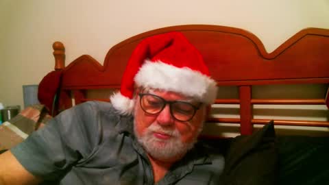 Snapshot of slydevil_sc chatting on December 17, 8:01 am Sly online show from December 17, 8:01 am