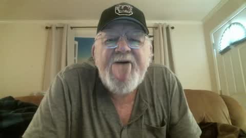 Snapshot of slydevil_sc chatting on October 6, 7:44 pm Sly online show from October 6, 7:44 pm