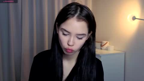 Lily online show from December 19, 1:29 pm