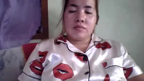 Snapshot of small_boobs59 chatting on September 24, 4:16 am Lovewella online show from September 24, 4:16 am