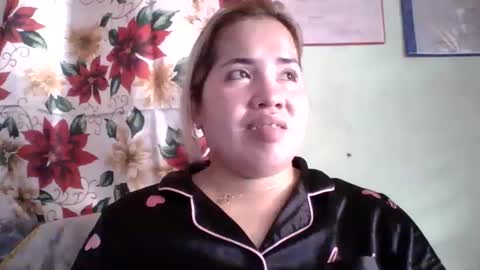 Snapshot of small_boobs59 chatting on October 1, 5:13 am Lovewella online show from October 1, 5:13 am