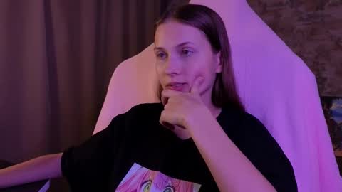 Snapshot of small_emma0 chatting on January 11, 8:14 pm Emma online show from January 11, 8:14 pm