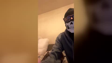 Snapshot of smallcock1406 chatting on February 9, 7:23 am smallcock1406 online show from February 9, 7:23 am