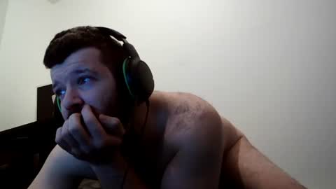 Snapshot of smallcock2850 chatting on April 6, 2:53 am smallcock2850 online show from April 6, 2:53 am