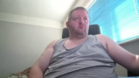 smallone19832 online show from June 19, 8:51 am