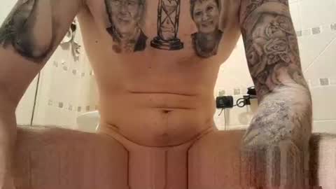 smallone8825 online show from November 15, 7:05 am