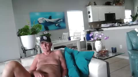 Daddy online show from April 2, 4:04 pm