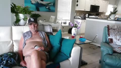 Daddy online show from July 22, 3:15 pm