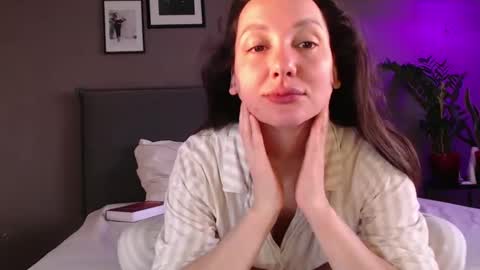 Snapshot of smalltittsbigsoul chatting on February 26, 5:20 am Anna no bbbbybybbabebyy just Anna. And dont call me mom please. online show from February 26, 5:20 am
