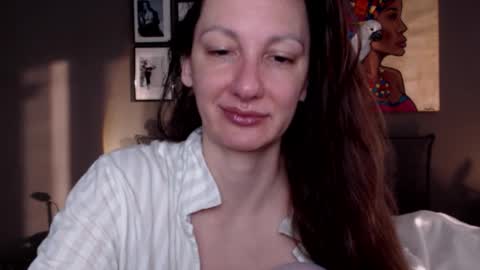 Snapshot of smalltittsbigsoul chatting on February 3, 6:40 am Anna no bbbbybybbabebyy just Anna. And dont call me mom please. online show from February 3, 6:40 am