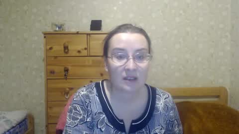 Snapshot of smart_rose chatting on February 6, 2:15 pm smart_rose online show from February 6, 2:15 pm