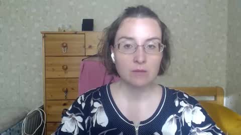 Snapshot of smart_rose chatting on September 14, 6:12 am smart_rose online show from September 14, 6:12 am