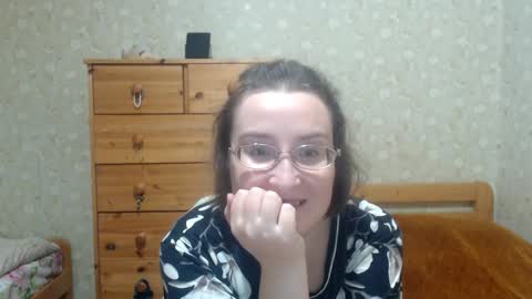 Snapshot of smart_rose chatting on October 5, 2:37 pm smart_rose online show from October 5, 2:37 pm