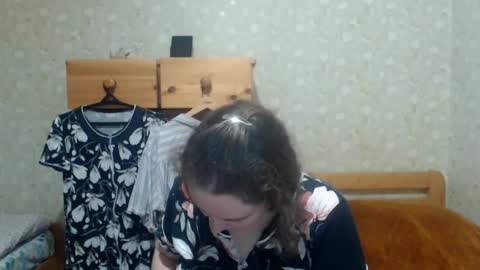 Snapshot of smart_rose chatting on October 12, 2:16 pm smart_rose online show from October 12, 2:16 pm