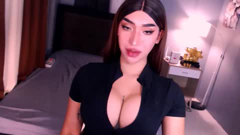 smasherqueen online show from April 9, 1:05 pm