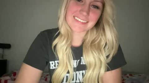 smexxii93 online show from February 12, 3:23 am