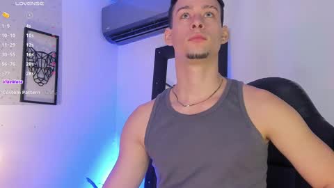 Snapshot of smiith_jade chatting on March 4, 9:54 pm Jade Smiith online show from March 4, 9:54 pm