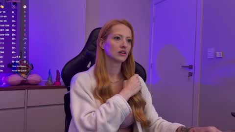 Emily Burns online show from May 24, 7:30 pm