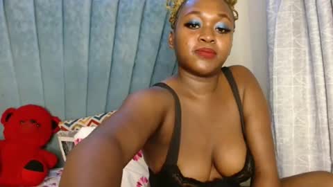 smiley_berry online show from November 20, 6:29 pm