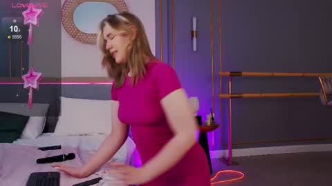 Snapshot of smiley_mia_ chatting on February 28, 11:58 am Mia online show from February 28, 11:58 am