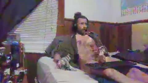 Snapshot of smileydink chatting on February 25, 9:24 pm smileydink online show from February 25, 9:24 pm