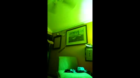 Snapshot of smith557108 chatting on March 2, 8:10 am smith557108 online show from March 2, 8:10 am