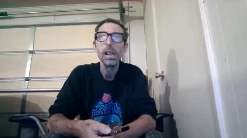 smoke-4-me online show from October 19, 5:35 pm