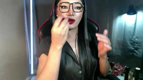 Amanda online show from December 5, 10:35 am