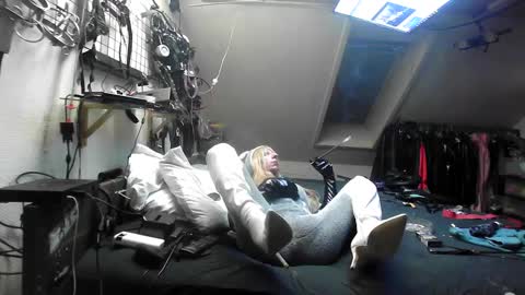 smokeslut365 online show from February 27, 5:56 am