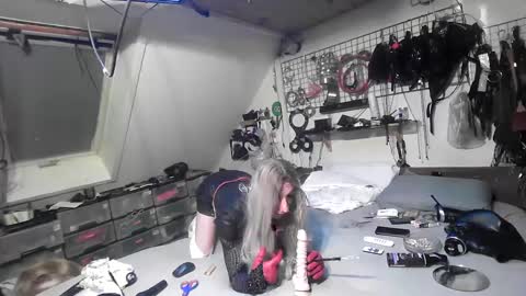 smokeslut365 online show from March 3, 7:06 pm