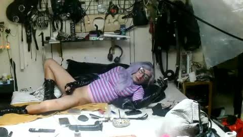 Snapshot of smokeslut365 chatting on July 1, 10:20 pm smokeslut365 online show from July 1, 10:20 pm