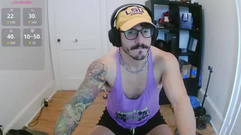 Snapshot of smokeylosy chatting on October 21, 12:50 pm Johnny online show from October 21, 12:50 pm