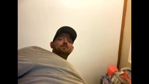 Snapshot of smokeymt420 chatting on January 2, 3:37 am smokeymt420 online show from January 2, 3:37 am