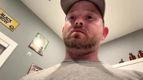 Snapshot of smokeymt420 chatting on March 10, 7:13 am smokeymt420 online show from March 10, 7:13 am